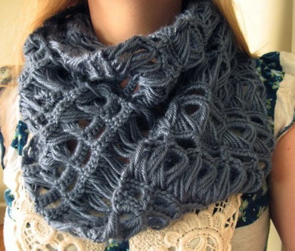 Wonderful DIY Crochet Broomstick Lace Scarf