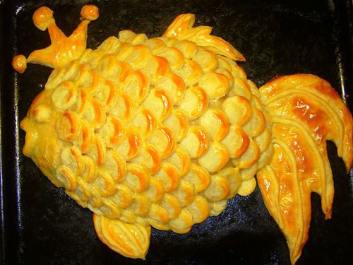 Fish shaped cake