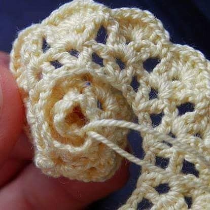 How to Crochet Rolled Up Rose