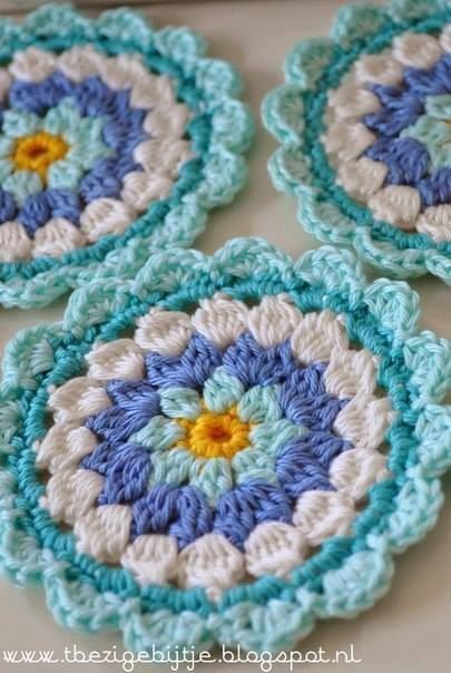 Flower coasters - tutorial