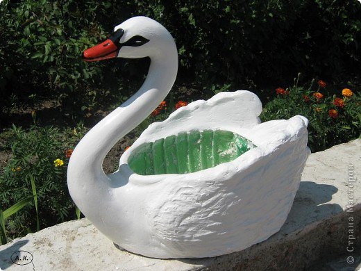 Swan Pot Planter Using Plastic Bottles