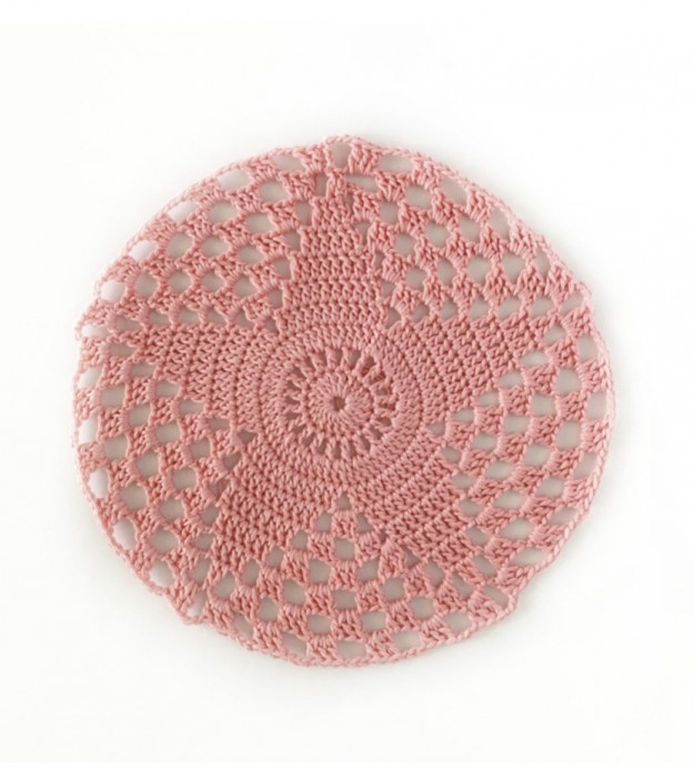Create a Beautiful Star Hot Pad as a Doily for Spring - Easy Crochet Project Create a Beautiful Star Hot Pad as a Doily for Spring - Easy Crochet Project
