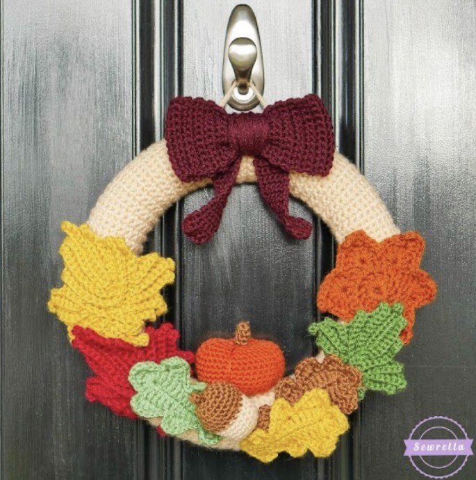 Create the Perfect Autumn Atmosphere with a Beautiful Mornings Crochet Wreath Create the Perfect Autumn Atmosphere with a Beautiful Mornings Crochet Wreath