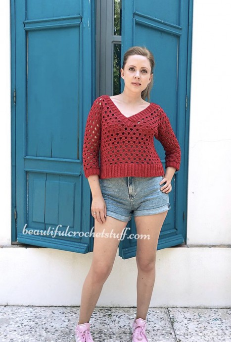 Crochet a V-neck Sweater