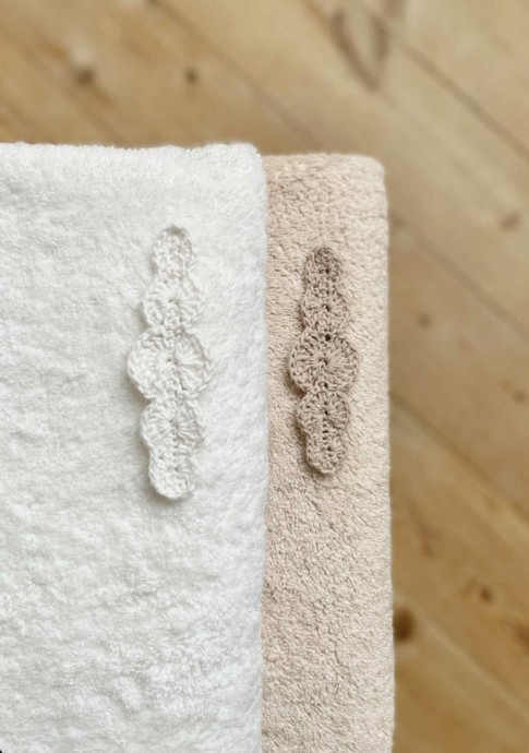 DIY The Romantic Towel Hanging Loop