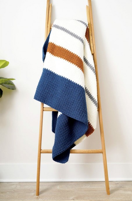 Create Your Own Modern Stripe Throw: A Fun and Functional Home Project Create Your Own Modern Stripe Throw: A Fun and Functional Home Project