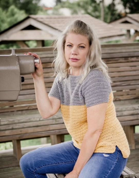 Simple Herringbone Split Waist Tee