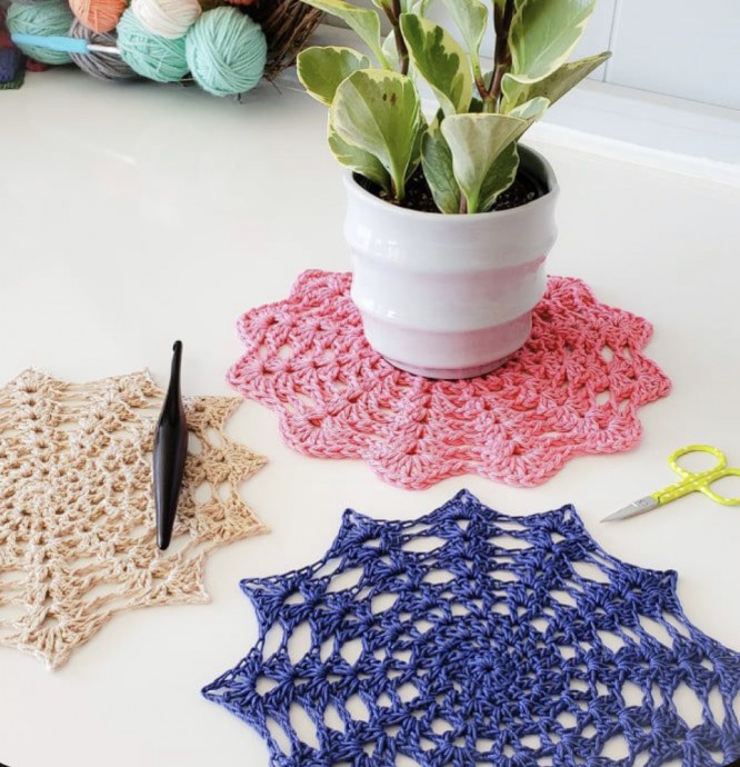 Beautiful Doily Plant Mats