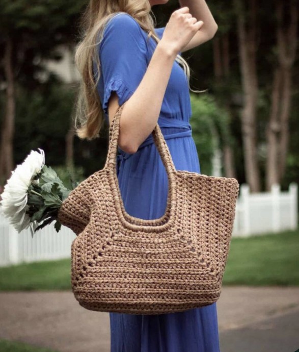 Discover the Classic Cove Crochet Tote Bag - Perfect for Every Occasion Discover the Classic Cove Crochet Tote Bag - Perfect for Every Occasion