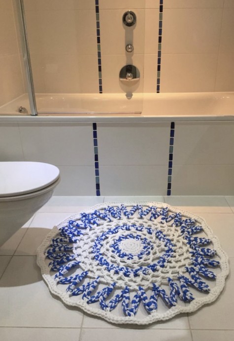 DIY T-shirt Yarn Bathroom Mat