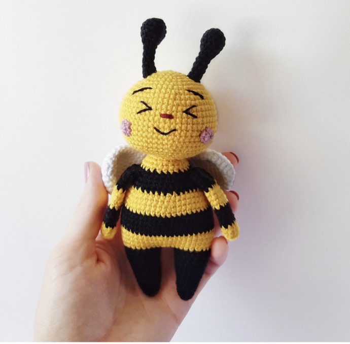 Create a Charming Bee Toy: DIY Craft for Kids and Home Decor Create a Charming Bee Toy: DIY Craft for Kids and Home Decor
