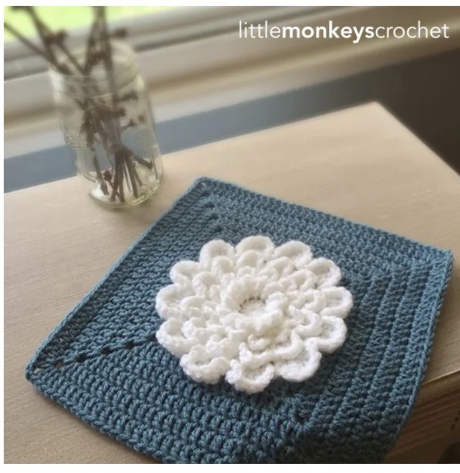 Get Creative with the Never Ending Wildflower 12″ Granny Square: Ideas and Materials Get Creative with the Never Ending Wildflower 12″ Granny Square: Ideas and Materials