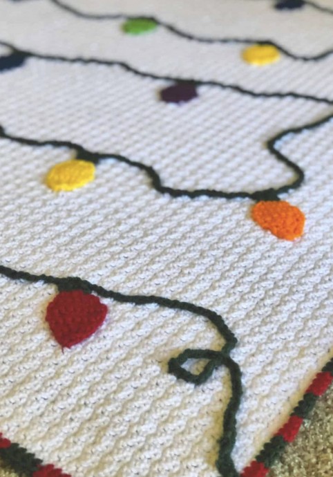 Create a Beautiful Christmas Blanket Gift: A Perfect Holiday DIY Project Create a Beautiful Christmas Blanket Gift: A Perfect Holiday DIY Project