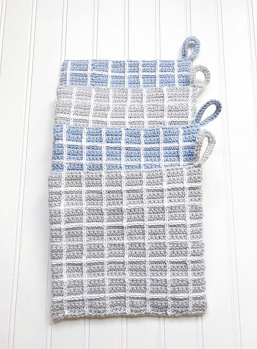 Create Beautiful Plaid Potholders with This Easy Crochet Pattern Create Beautiful Plaid Potholders with This Easy Crochet Pattern