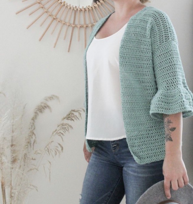 The Tides Cardigan: Your Perfect Summer Layer for Stylish Evenings The Tides Cardigan: Your Perfect Summer Layer for Stylish Evenings