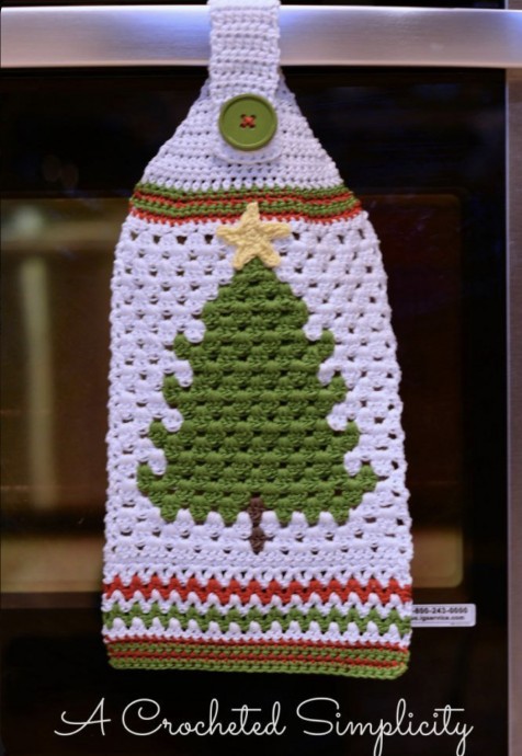 Lovely Retro Christmas Tree Towel