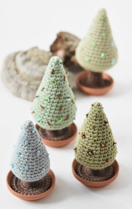 Make an Amigurumi Christmas Tree