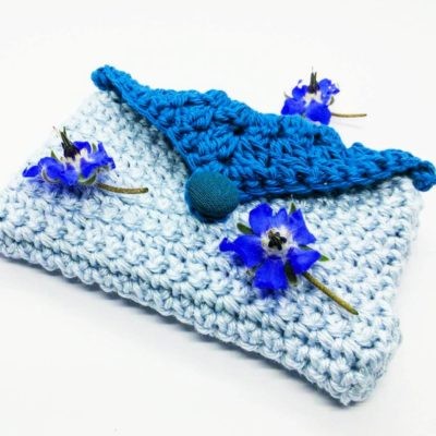 Helping our users. ​Small Crochet Purse.