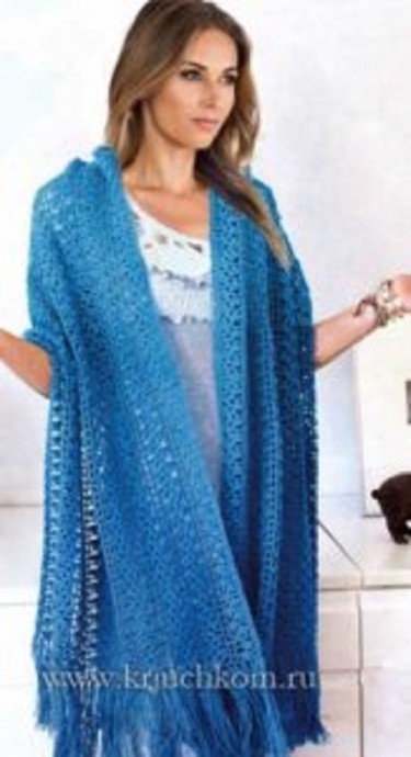 Essential Guide to Crocheting a Blue Yarn Scarf with Fringe – Tips and Instructions Essential Guide to Crocheting a Blue Yarn Scarf with Fringe – Tips and Instructions