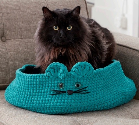 Helping our users. ​Crochet “Mouse” Cat Bed.