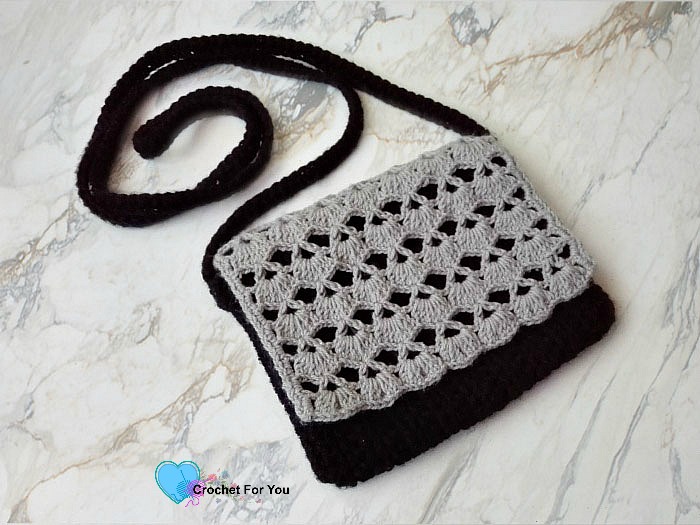 ​Piyumi's Crossbody Crochet Bag