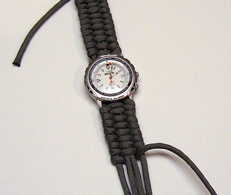 Step-by-Step Guide to Creating a Paracord Watchband for Ultimate Style Step-by-Step Guide to Creating a Paracord Watchband for Ultimate Style