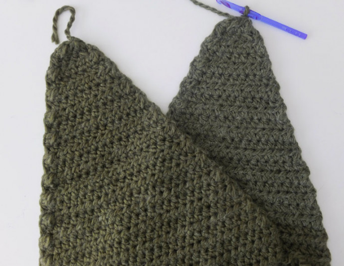 How to Create a Cozy Pillow with Buttercream Alpaca Yarn: Step-by-Step Instructions