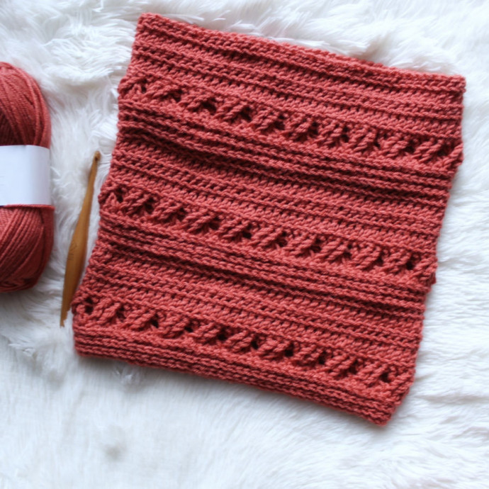 How to Crochet a Cozy Cowl or Infinity Scarf: Easy Pattern and Instructions