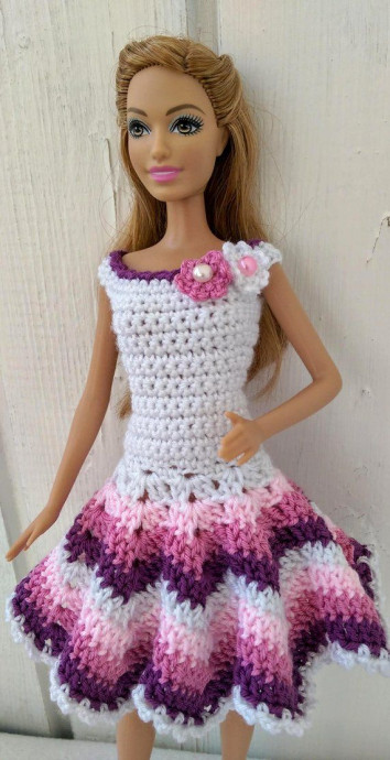 Discover Creative Inspiration for Crochet Doll's Dresses: Unique Designs and Patterns
