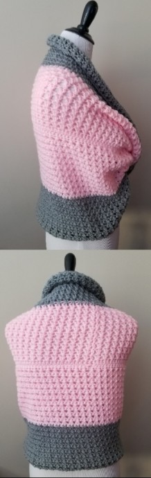 Helping our users. ​Crochet Mobius Wrap.