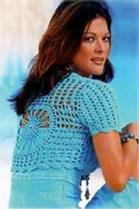 Complete Guide to Crocheting a Light Blue Linie 122 Club Yarn Garment Complete Guide to Crocheting a Light Blue Linie 122 Club Yarn Garment