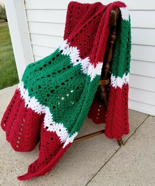 Helping our users. ​Crochet Christmas Afghan.