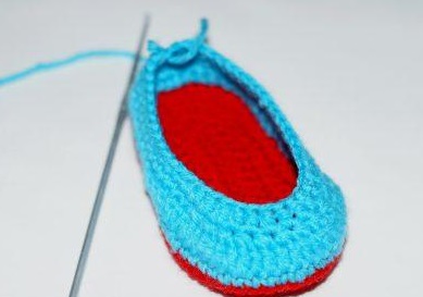 ​Crochet Booties For Baby Girl