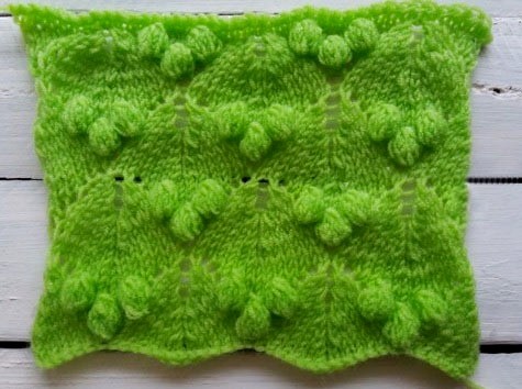 ​Knit Leaves with Small Beads Stitch