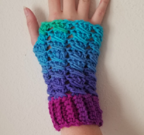 Helping our users. ​Rainbow Crochet Fingerless Gloves.