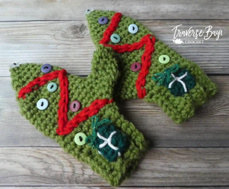​Crochet Christmas Tree Mittens