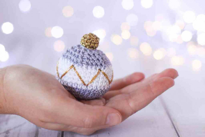 ​Crochet X-Mas Ball Ornament