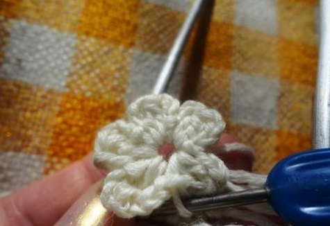 Flower Stitch On "U" Instrument Flower Stitch On "U" Instrument