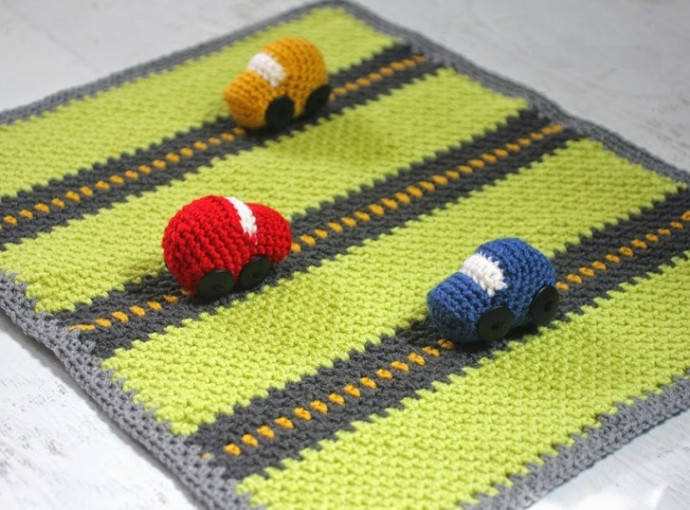 Complete Guide to Making a Beautiful Crochet Blanket: Step-by-Step Instructions and Materials List