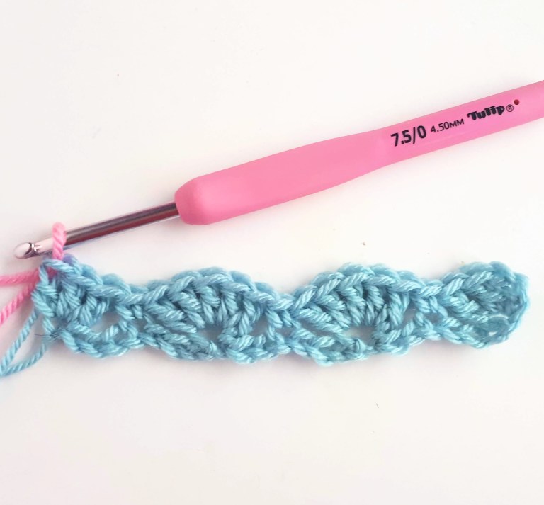 Create a Gorgeous Ripple Stripe Pattern with Deramore’s Studio DK Yarn Create a Gorgeous Ripple Stripe Pattern with Deramore’s Studio DK Yarn