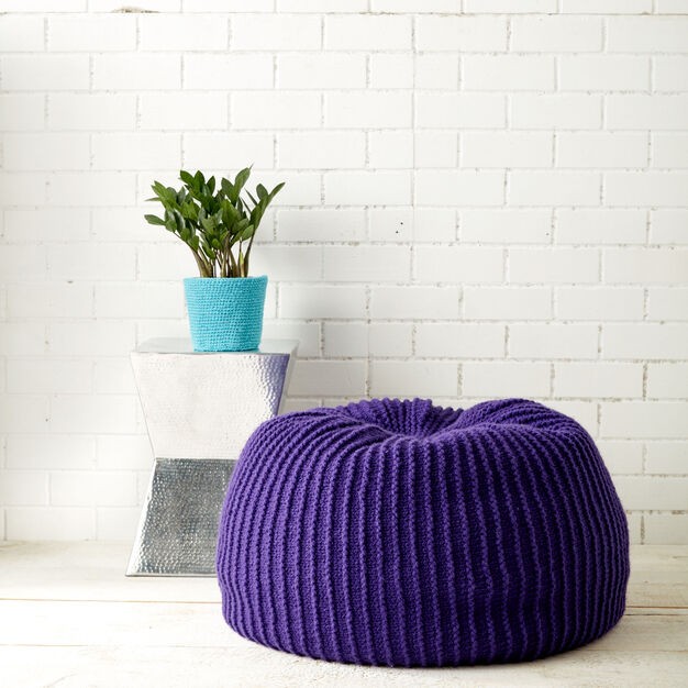 Complete Guide to Creating a Stylish Bernat® Wool-Up Bulky™ Pouf in Purple Complete Guide to Creating a Stylish Bernat® Wool-Up Bulky™ Pouf in Purple