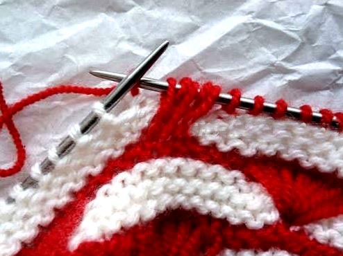 ​Fancy Two-Colored Knit Stitch