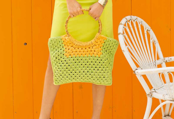 Complete Guide to Crocheting a Chic Bamboo Bag with Yarn and Handles