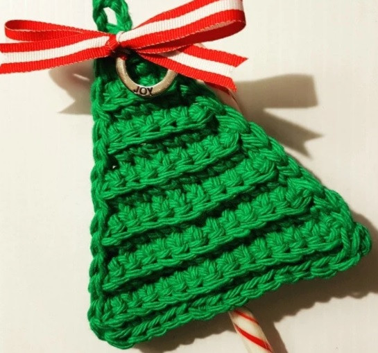 Easy Candy Cane Christmas Tree Crochet Pattern for Beginners Easy Candy Cane Christmas Tree Crochet Pattern for Beginners