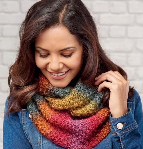 ​Rainbow Knit Neck-Piece