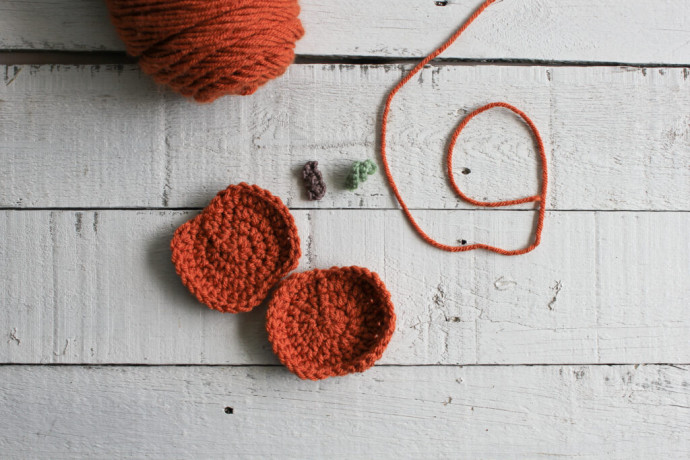 ​Crochet Pumpkin Garland