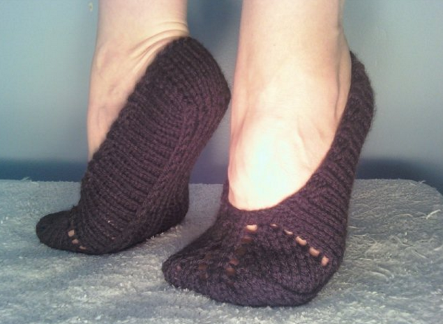 ​Fast and Simple Knit Slippers