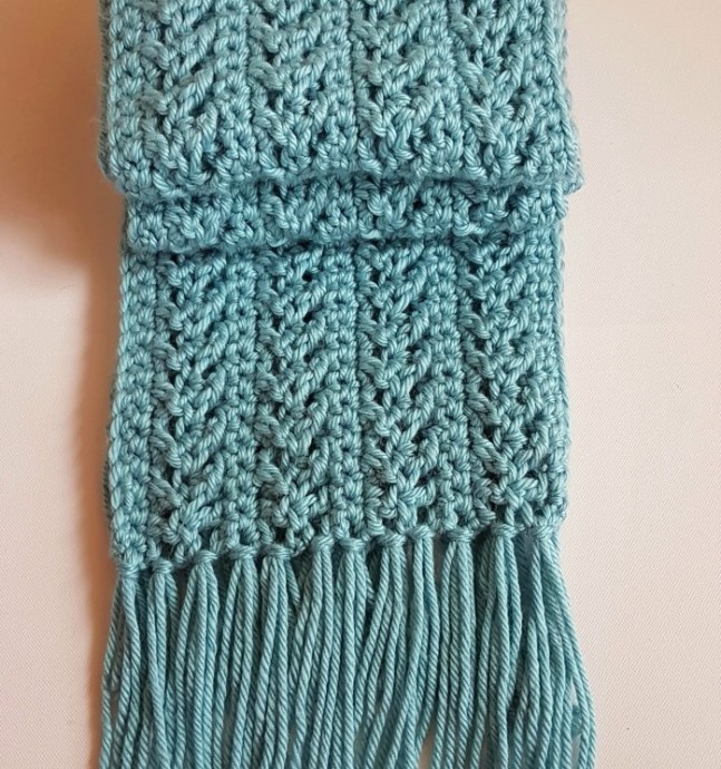 Helping our users. ​Long Crochet Scarf.