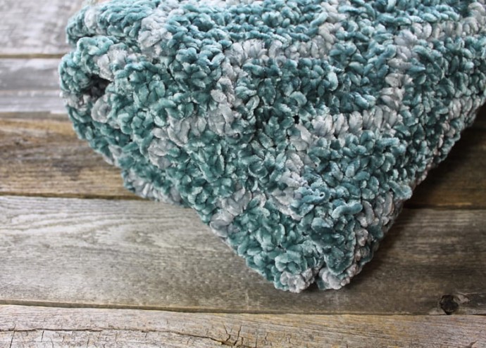 Helping our users.​ Chunky Velvet Crochet Blanket.