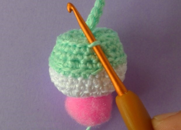 ​Helping our users. Crochet Cup Cake Bookmark.